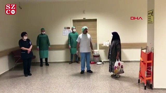 73 ve 54 yaşındaki 2 corona virüs hastası alkışlarla taburcu oldu