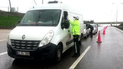 İstanbul'a araç giriş çıkışları durduruldu