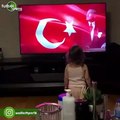 Sadık Çiftpınar'ın minik kızı İstiklal Marşı'mızı öğreniyor