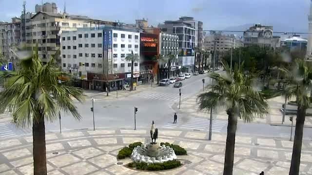 Meydanlarda 'koronavirüs sessizliği