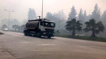 Adana'da pamuk yağı fabrikasında çıkan yangına müdahale ediliyor