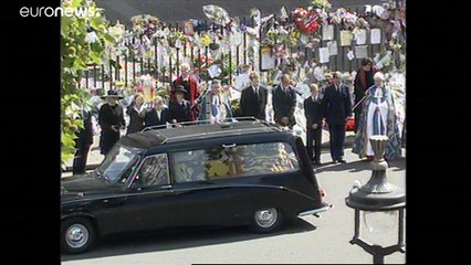 Isabel II faz discurso sobre coronavírus