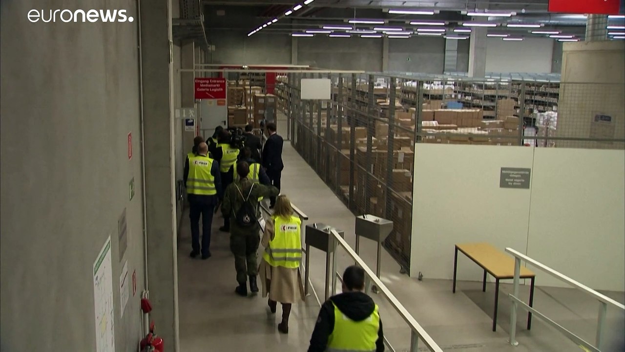 Corona-Krise: Zwei Millionen Masken in Berlin eingetroffen