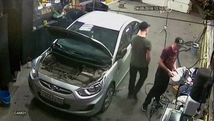 Ce mécano va avoir  beaucoup de chance