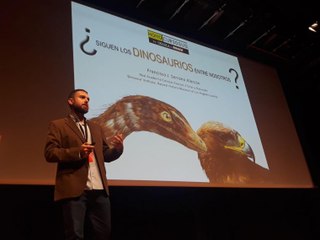 Francisco Serrano: ¿Siguen los dinosaurios entre nosotros?