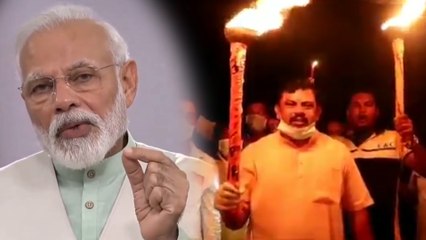 கொரோனாவுக்கு எதிர்ப்பு தெரிவித்து ஊர்வலம் சென்ற மக்கள்