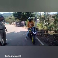 Police Lathi Charge At Corona Time