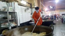 Delhi Banglasahib gurudwara prepares food for 20,000 people everyday twice