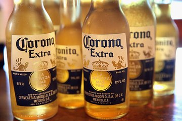 La production de la bière Corona suspendue