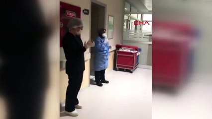 Malatya’da koronavirüs tedavisinden sonra alkışlarla taburcu edildi