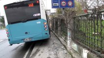 Tansiyonu düşen otobüs şoförü duvara çarparak durabildi