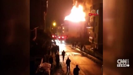 Yalnız yaşayan yaşlı kadını komşuları kurtardı