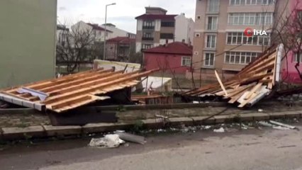 Fırtına hayatı felç etti: İş yerinin camları kırıldı, çatılar uçtu