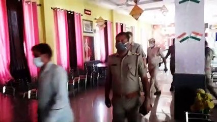 मथुराः पुलिस ने होटल ढाबों में चलाया तलाशी अभियान