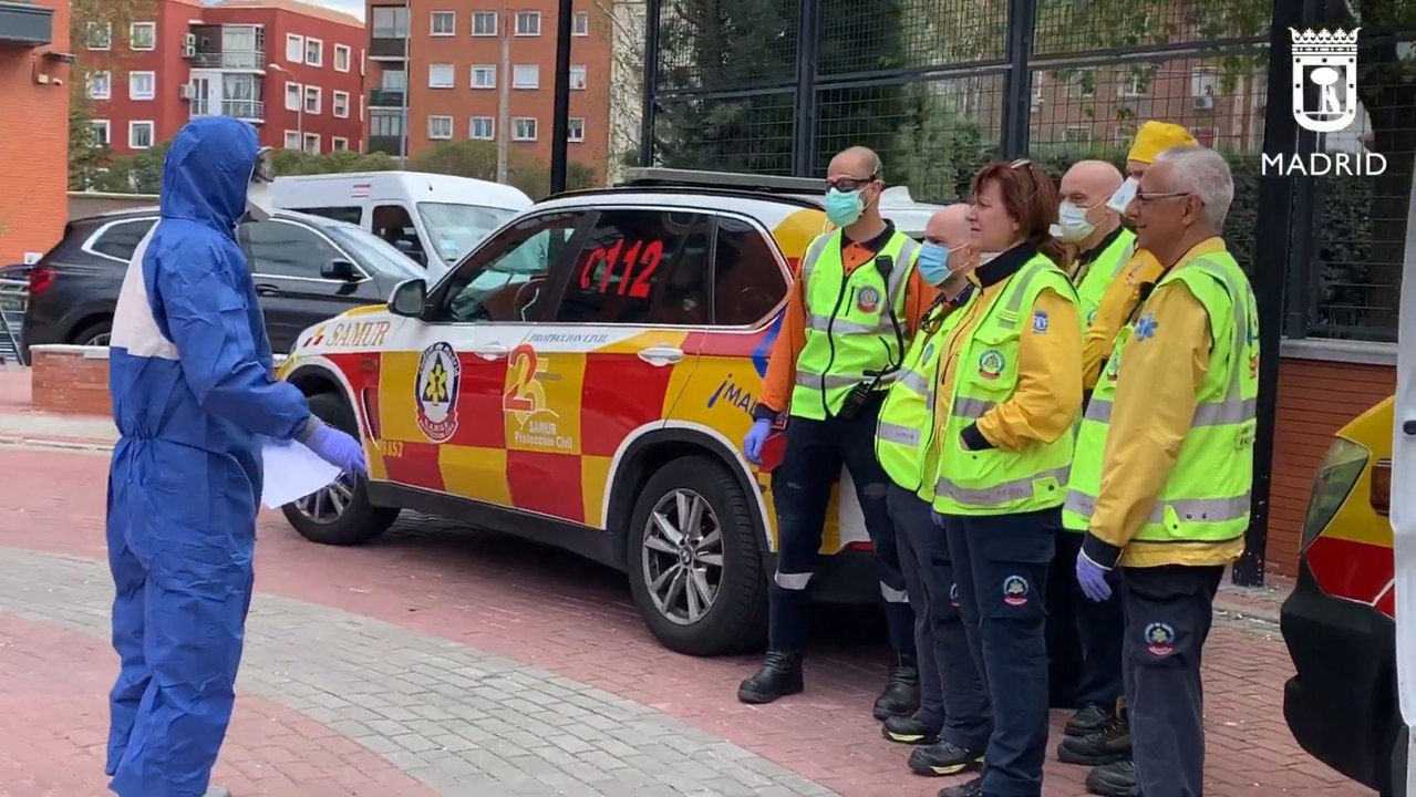 Samur y Bomberos Madrid realizan labores de ayuda en residencias