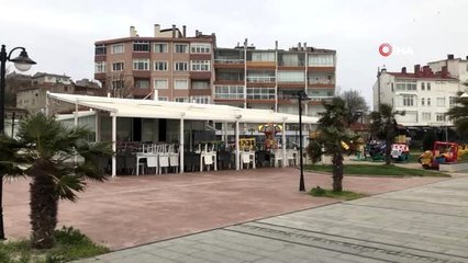 Tekirdağ'da fırtına çatıları uçurdu, ağaçları devirdi