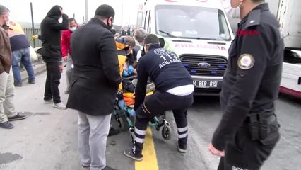 BÜYÜKÇEKMECE'DE TIR POLİS ARACINA ÇARPTI, TEM KAPANDI