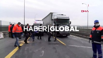 Büyükçekmece'de TIR polis aracına çarptı, TEM kapandı