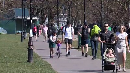 Crece esperanza en España en lucha contra coronavirus, que lleva a Boris Johnson al hospital