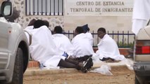 Al menos 53 migrantes logran saltar la valla de Melilla durante la noche