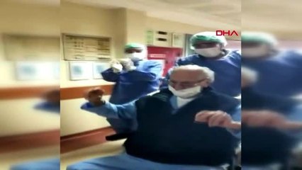 İZMİR 95 yaşındaki İsmail amca koronavirüsü yendi, alkışlarla taburcu oldu