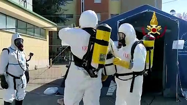 Alatri (FR) - Vigili del Fuoco sanificano area del Pronto Soccorso (06.04.20)