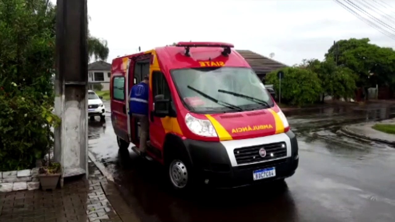 Siate atende vítima de queda no Bairro Santa Felicidade