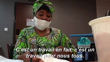 Coronavirus: à Paris, des sans-papiers fabriquent des masques pour l'Armée du Salut