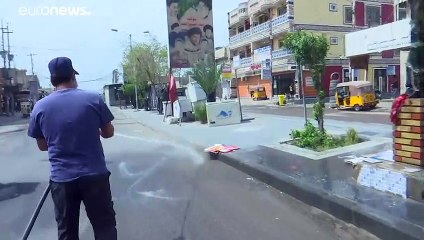شاهد: تعقيم شوارع مدينة الصدر العراقية