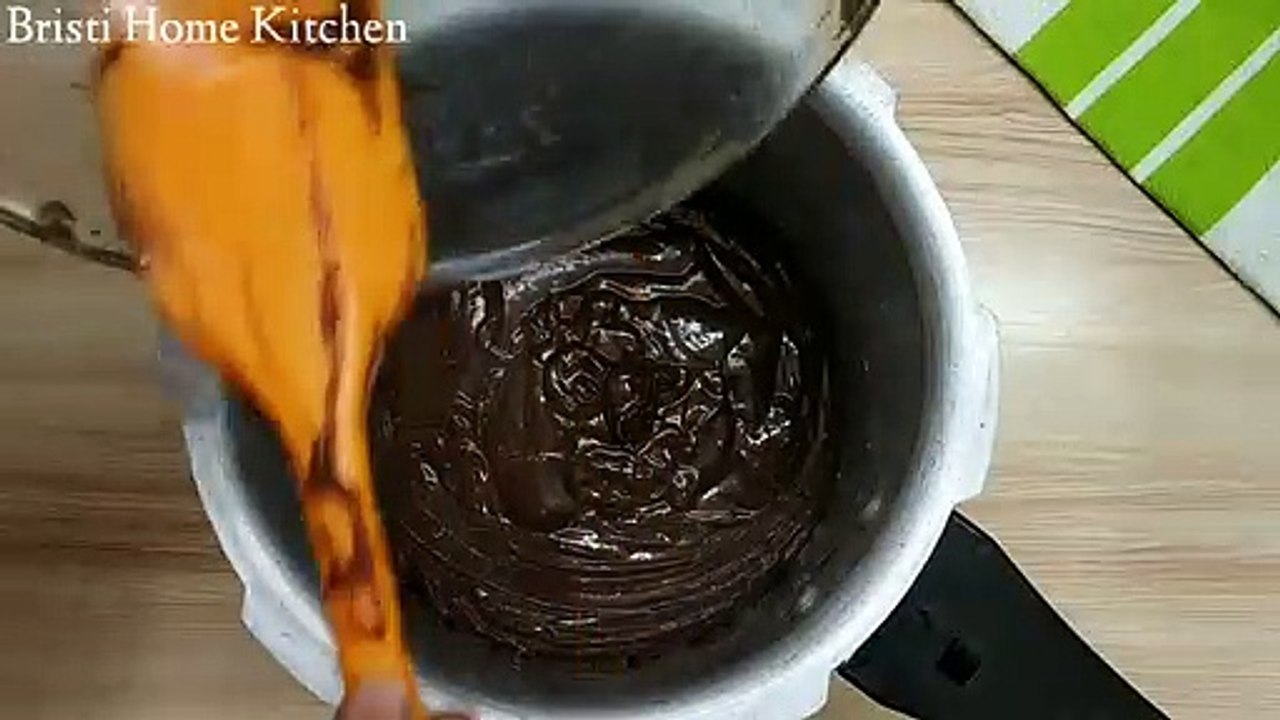 Chocolate Cake Only 3 Ingredients In Lock-down Without Egg, Oven, Maida -