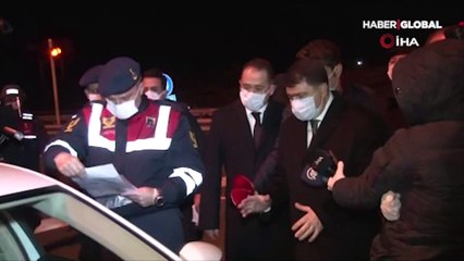 Vali Şahin, Akıncı gişelerinde korona önlemlerini denetledi