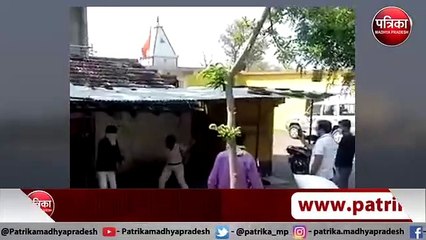 गुटखा-तंबाकू लेने महाराष्ट्र से एमपी पहुंचे दो युवक, पुलिस ने डंडों से पीटकर राज्य से भगाया