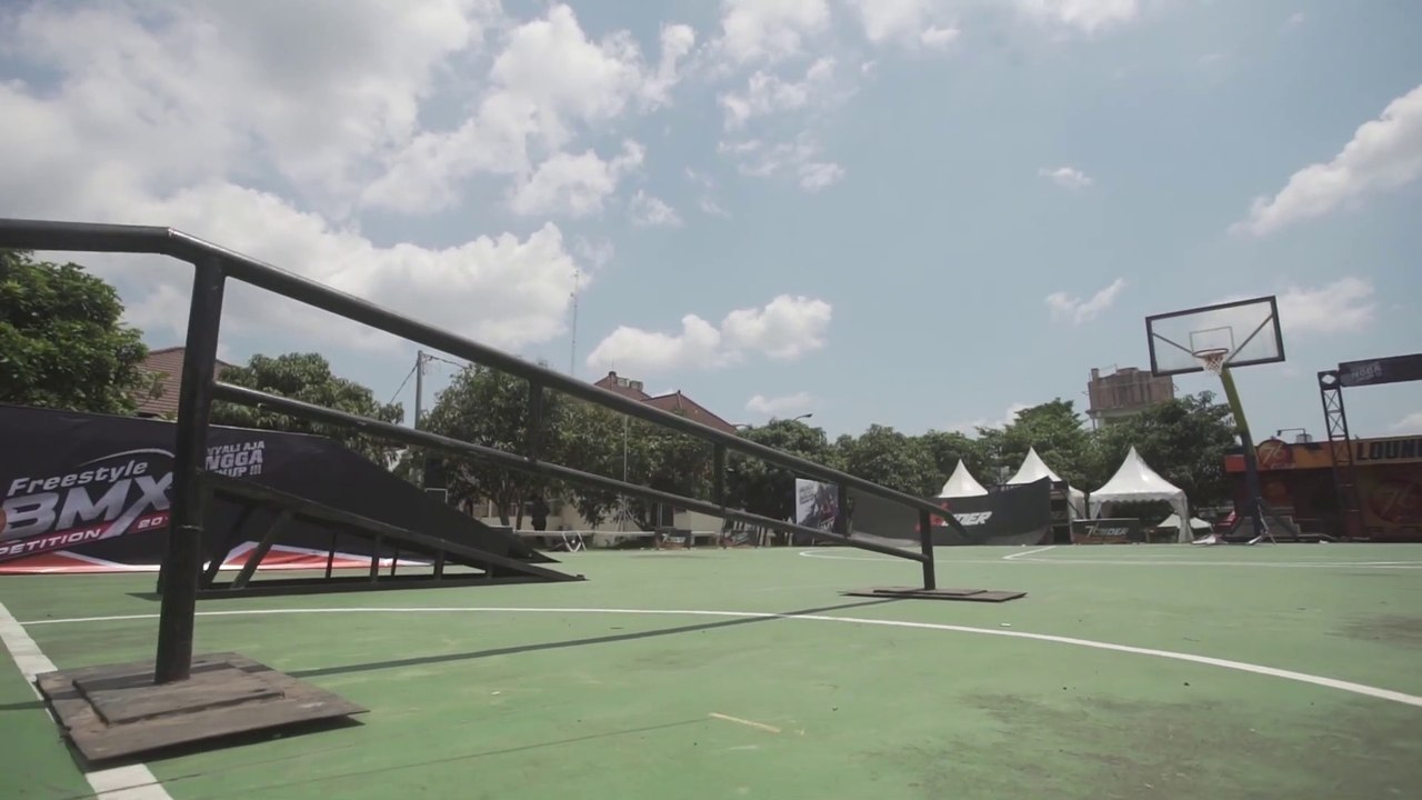 BUILD BMX OBSTACLE!