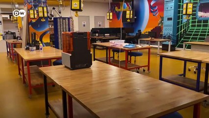 Türkiye'de gönüllüler 3 boyutlu yazıcılarla siperlik üretiyor