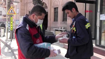 Aksaray'da, belediyeden maske dağıtımı