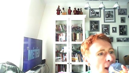 Wiwi égratigne "abba père"