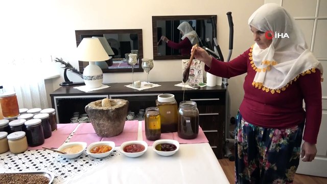 Evde Yaptıkları Doğal Ürünleri Bütün Türkiye'ye Satıyorlar