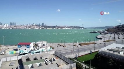 Fırtına İstanbul Boğazı'nın rengini değiştirdi