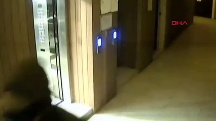 İstanbul Esenyurt'ta Cinayet zanlısı tuvalet penceresinden kaçmaya çalışırken yakalandı