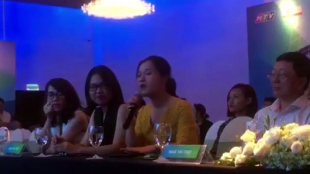 Lâm Vỹ Dạ bật khóc giữa họp báo