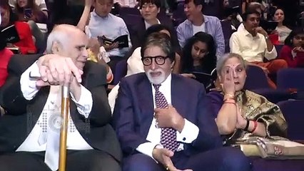 Amitabh Bachchan TROLLED For His #9pm9Mins Candle LIGHT Post Fans Ask Him To Uninstall Whatsapp