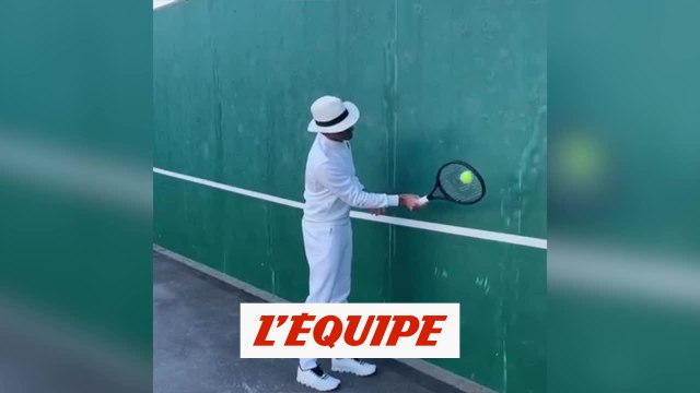 Federer (re)fait le mur et lance un défi - Tennis - WTF