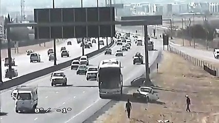 Un conducteur de bus oublie de mettre le frein à main.