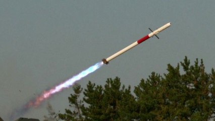 수출길 열린 유도로켓 '비궁'...방산전시회는 줄줄이 취소 / YTN