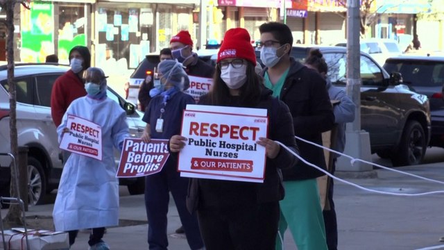 Coronavirus: New York nurses protest lack of protective equipment