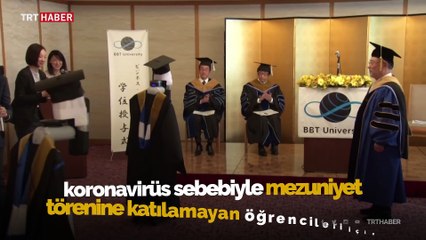 Japonya'da mezuniyet töreninde öğrencilerin yerini robotlar aldı