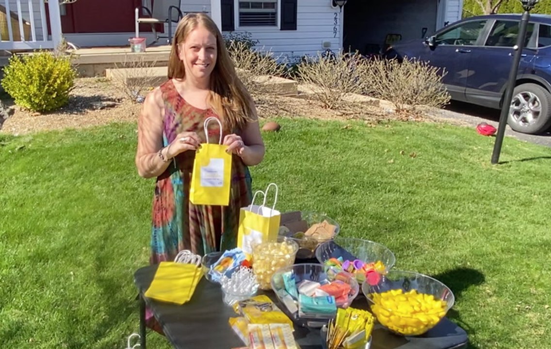 Spreading sunshine to strangers during uncertain times