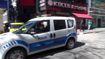Vatandaşa megafonla seslenen polis, "Fatura sevdiklerinin hayatından daha mı önemli mi"