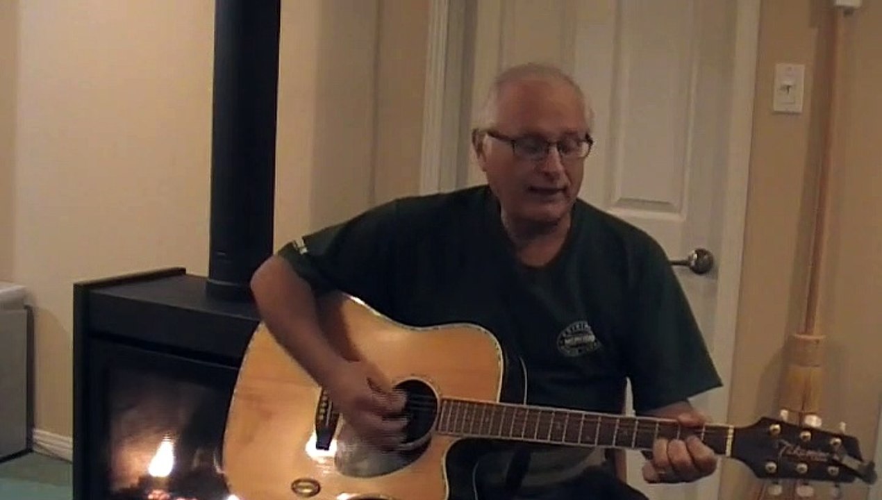 Gérard Chartrand interprète sa version de «Dans nos vieilles maisons»