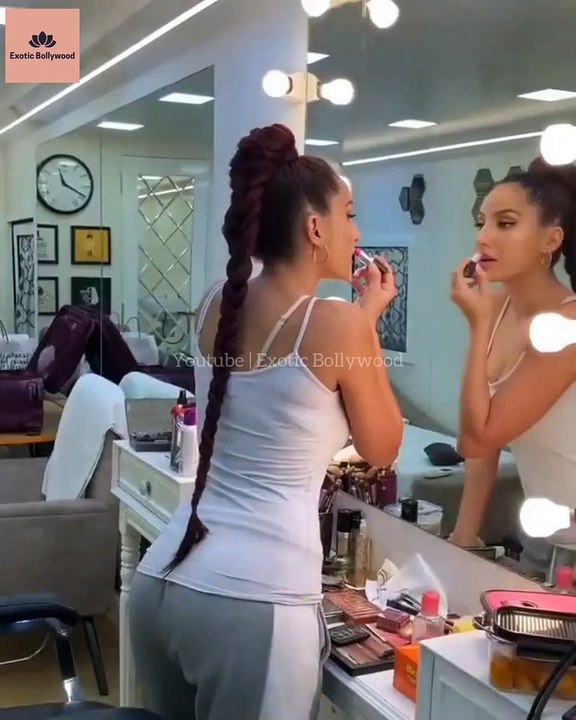 Hot Nora Fatehi Showing Her Makup and Curves | Nora Fatehi Curves | Exotic Bollywood
